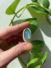 Load image into Gallery viewer, Labradorite Oval Silver Pendant